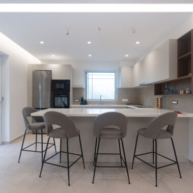 Ποιοι είμαστε