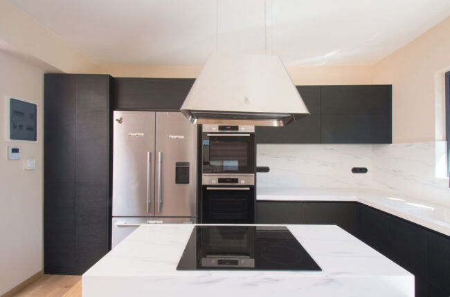 pagkos-kouzinas-mauros-me-staron