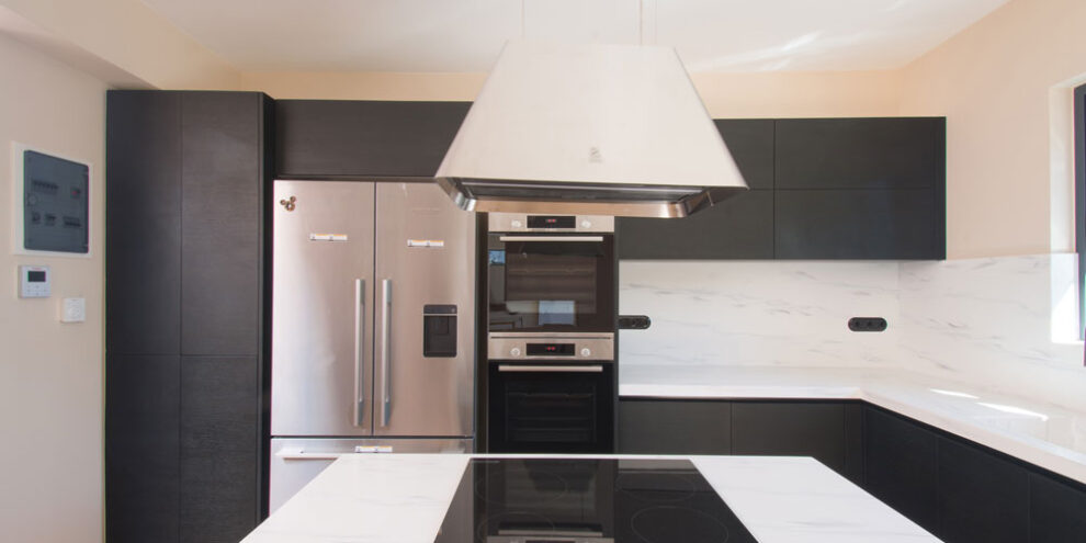 pagkos-kouzinas-mauros-me-staron